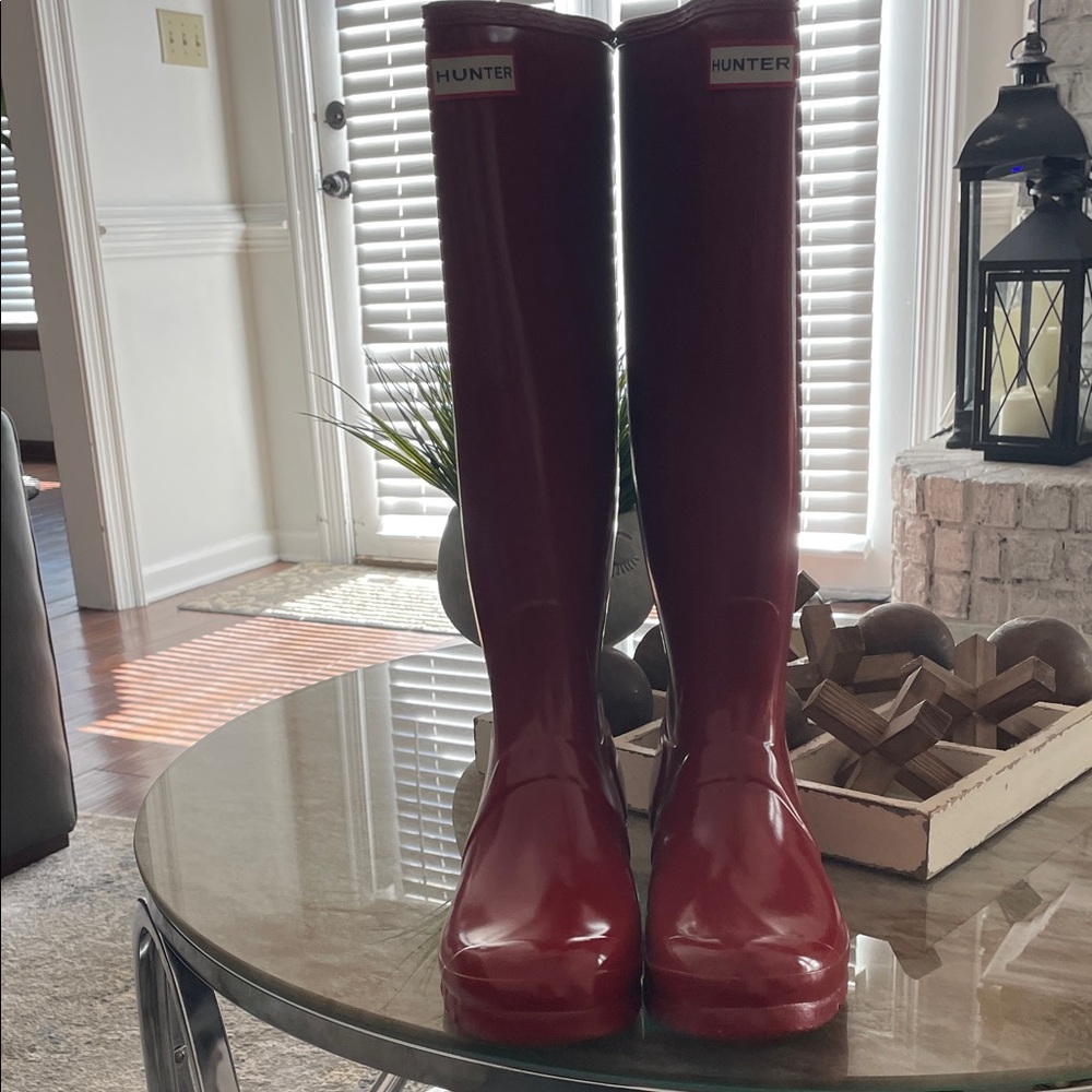 Hunter Gloss Tall Rain Boots - Crimson Red